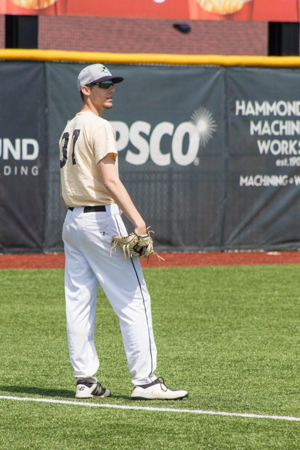 lo
Kyle Flessner, pitcher, had a program record 16 strikeouts resulting in a one-hit shutout
for PNW against Wayne State to win 5-0 on April 7. 