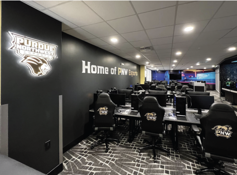 The new eSports arenas in Hammond and Westville are outfitted with stateof-
the-art technology, special lighting and a welcoming atmosphere to attract
students looking for a break in their day.