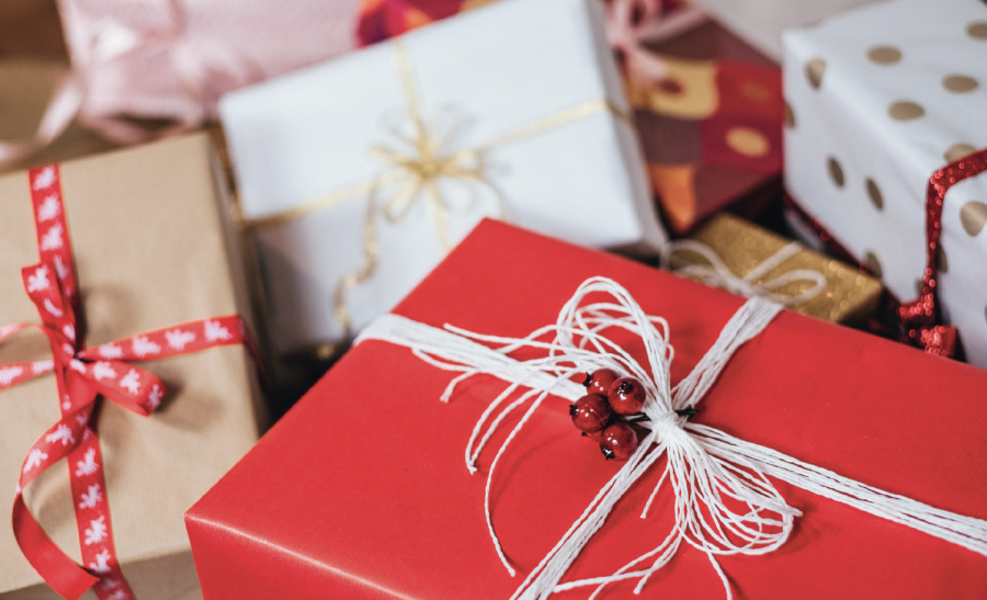 Retail consultants say it may be hard to find that perfect holiday gift this year because of higher prices and supply chain shortages.
Students suggest shopping will be easier by staying focused and getting started soon. 